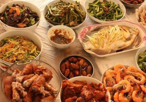 年夜饭一般几个菜 可以吃火锅吗
