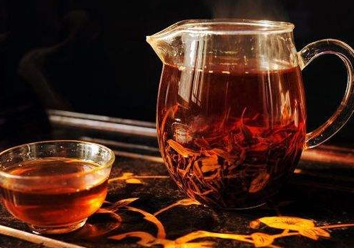 哺乳期可以喝红茶吗 可以喝红牛饮料吗