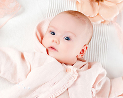 母乳喂养多久最好 专家建议6个月前纯母乳喂养