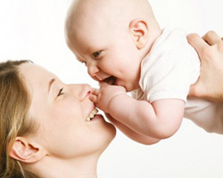 母乳喂养的正确姿势 四种经典报法详解