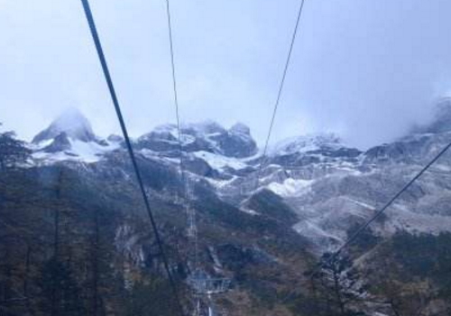九月份去玉龙雪山有雪吗 穿什么衣服鞋子