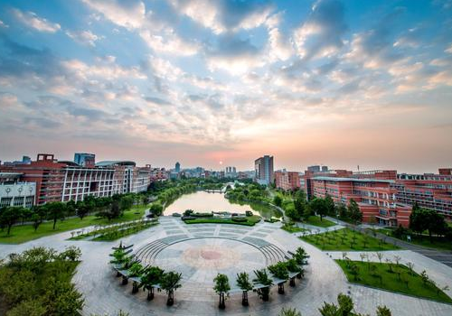中国计量大学是几本 多少分可以考上2018